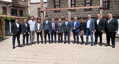 Bakan Yardımcısı Tuzcuoğlu Anadolu Yayıncılar Federasyonu'nda Gazetecilerle Buluştu