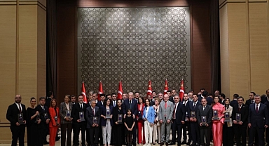 8. Anadolu Medya Ödülleri sahiplerini buldu: Ödülleri Cumhurbaşkanı Erdoğan verdi