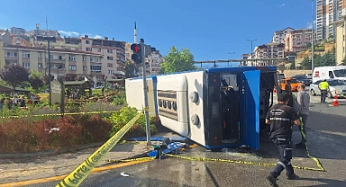 Ankara Keçiören'de belediye otobüsü devrildi: 5 yaralı