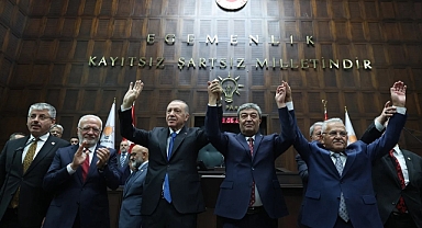 İyi Parti’den ayrılan Dursun Ataş, AK Parti’ye katıldı