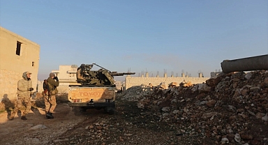 Suriyeli muhaliflerin ele geçirdiği yerlerde kutlama yapılıyor