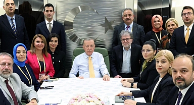 Cumhurbaşkanı Erdoğan Mısır ziyareti dönüşünde uçakta gazetecilerin sorularını cevapladı