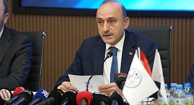 Öz Sağlık-İş Sendikası Genel Başkanı Devlet Sert, basın toplantısı düzenledi