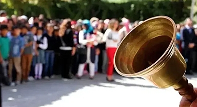 20 milyonu aşkın öğrenci için 'karne zili' çaldı; yaz tatili başladı