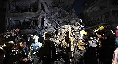 İran füzeleri Tel Aviv'e düştü, İsrail görüntü ve konum paylaşma yasağı getirdi