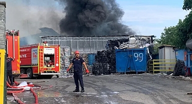 Kocaeli'nde geri dönüşüm tesisinde yangın çıktı