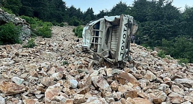 Sulama kanalına devrilen pikaptaki baba ve iki kızı öldü
