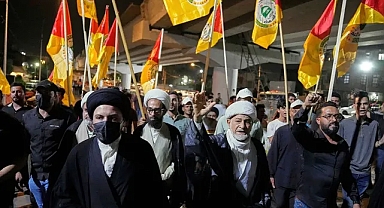 Tahran’da halk, ülke yönetimine destek için toplandı