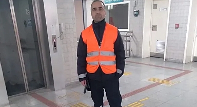 Trende sigara içtiği için uyaran güvenlik görevlisini öldürdü
