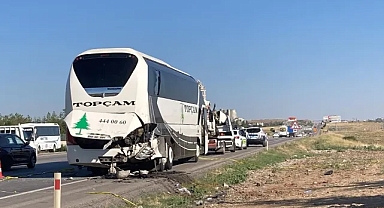 Ankara'da kamyonet yolcu otobüsüne çarptı; 2 ölü,1 yaralı