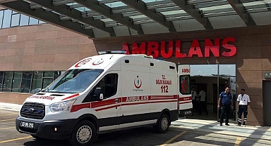 Erzurum'da askeri personel servisinin devrilmesi sonucu 13 kişi yaralandı
