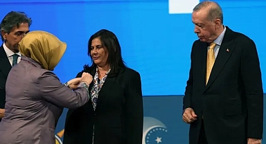 CHP’den İstifa Eden Özlem Çerçioğlu AK Parti’ye Katıldı: 'Alnım Ak Başım Dik'