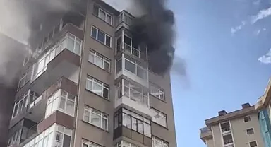 Kadıköy'de 10 katlı binada yangın