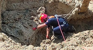 Silivri'de kum ocağındaki göçükte kalan kepçe operatörünün cansız bedeni bulundu
