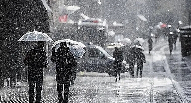 AKOM Uyardı: İstanbul'a Kuvvetli Yağış Ve Fırtına Geliyor
