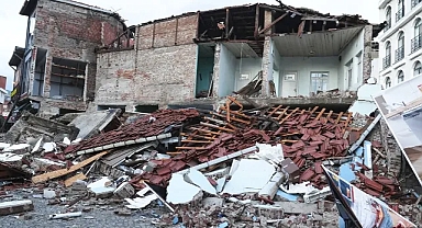 Balıkesir Beşik Gibi Sallanıyor: 4 Ve Üzeri 5 Deprem Meydana Geldi