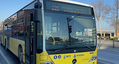 İETT Otobüsünde Dehşet: Şoförü Ve 2 Yolcuyu Bıçaklayıp Kaçtı