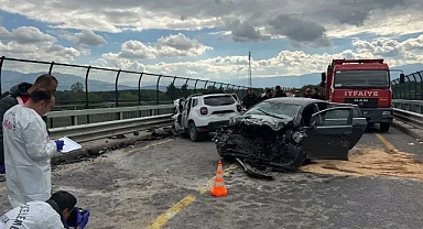 Jandarma Aracı İle Otomobil Kafa Kafaya Çarpıştı: 2 Şehit