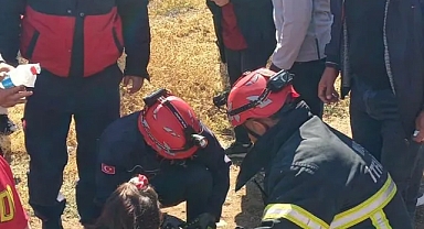 Yolcu treni servis minibüsüne çarptı; 17 öğrenci yaralandı