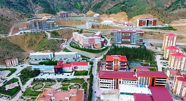 Gümüşhane Üniversitesi’nde Silahlı Kişi, Memuru Rehin Aldı
