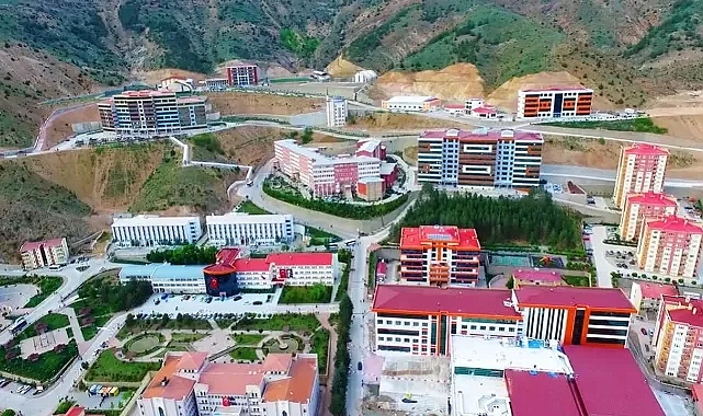 Gümüşhane Üniversitesi’nde Silahlı Kişi, Memuru Rehin Aldı