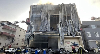 Kocaeli'de parfüm deposunda yangın: 6 ölü
