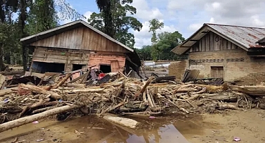 Endonezya'daki Selde Yaşamını Yitirenlerin Sayısı 604'e Ulaştı