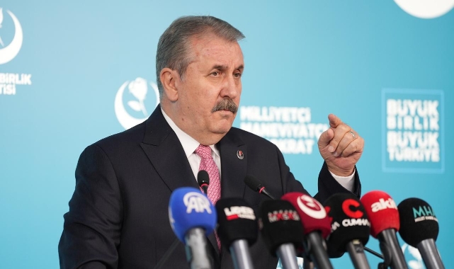 Mustafa Destici'den 2025'in Son Basın Toplantısı: 'Terörle Mücadele, Adalet ve Ahlaki Değerler 2026'da da Önceliğimiz'