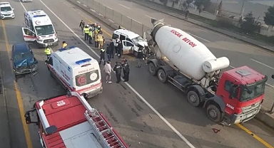 Ankara'da yoğun siste 2 kaza, 5 yaralı