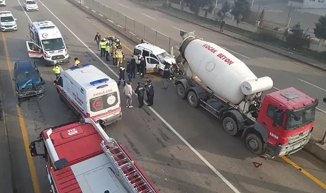 Ankara'da yoğun siste 2 kaza, 5 yaralı