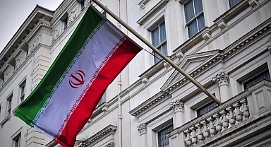 İran’da 3 Günlük Yas İlan Edildi