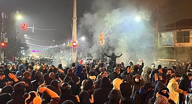 İranlı Yetkili: Protestolarda Ölenlerin Sayısı 5 Bine Ulaştı