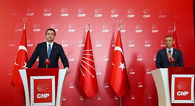 Saadet Partisi Genel Başkanı Mahmut Arıkan CHP Genel Başkanı Özgür Özel’i Ziyaret Etti