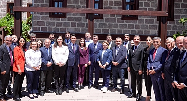 Cevdet Yılmaz: 