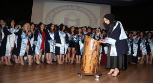 ADÜ Hemşirelik Fakültesi mezuniyet töreni gerçekleşti