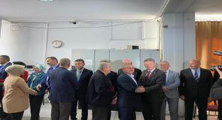 Ak Parti temayül yoklaması devam ediyor