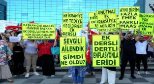 "Ankara Büyükşehir Belediyesi Çalışanları Belediye Önünde Eylem Yaptı"