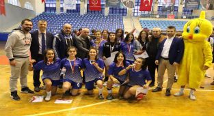 Aydın’ın Genç Futsal Şampiyonları kupayı kaldırdı