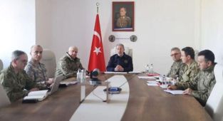 Bakan Akar'dan 'Asker kışladan Geç Çıkarıldı' İddialarına Tepki