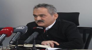 Bakan Özer, Depremden Etkilenen 10 İlde Eğitim Öğretime Başlama Takvimini Açıkladı