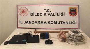 DEFİNECİLER SUÇÜSTÜ YAKALANDI