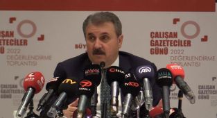 Destici’den Kılıçdaroğlu’na Alkollü İçecek Tepkisi: İstiyor Ki İçmeyene De İçki İçirelim!