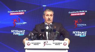 Destici, partisinin 30. kuruluş yıl dönümü programında konuştu