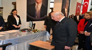 Devlet Bahçeli Adaylık Başvurusunu Yaptı