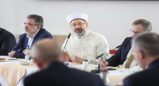 Diyanet İşleri Başkanı Erbaş, Gazetecilerin Sorularını Yanıtladı
