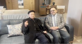 Duayen Gazeteci Göçer: "Erdoğan Adam Gibi Adamdır. Ömrümüzden Ala, Ömrüne Kata"