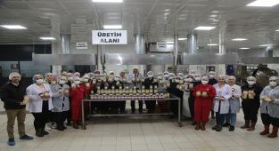 Efeler'in kadın üretimi ürünleri depremzedelere gönderildi