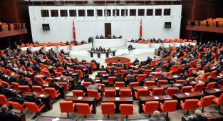 Emekli milletvekillerinin maaşlarıyla ilgili yeni düzenleme