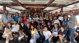 GENÇ, İZMİRLİLER YAZA MERHABA DEDİ