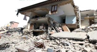 Hatay'da art arda depremler: 3 can kaybı, 213 yaralı